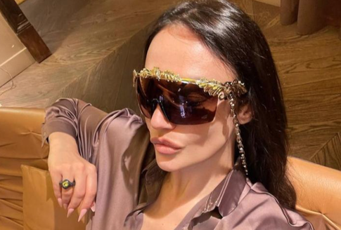 Огромная грудь Водонаевой снова в центре внимания: надела прозрачный лиф