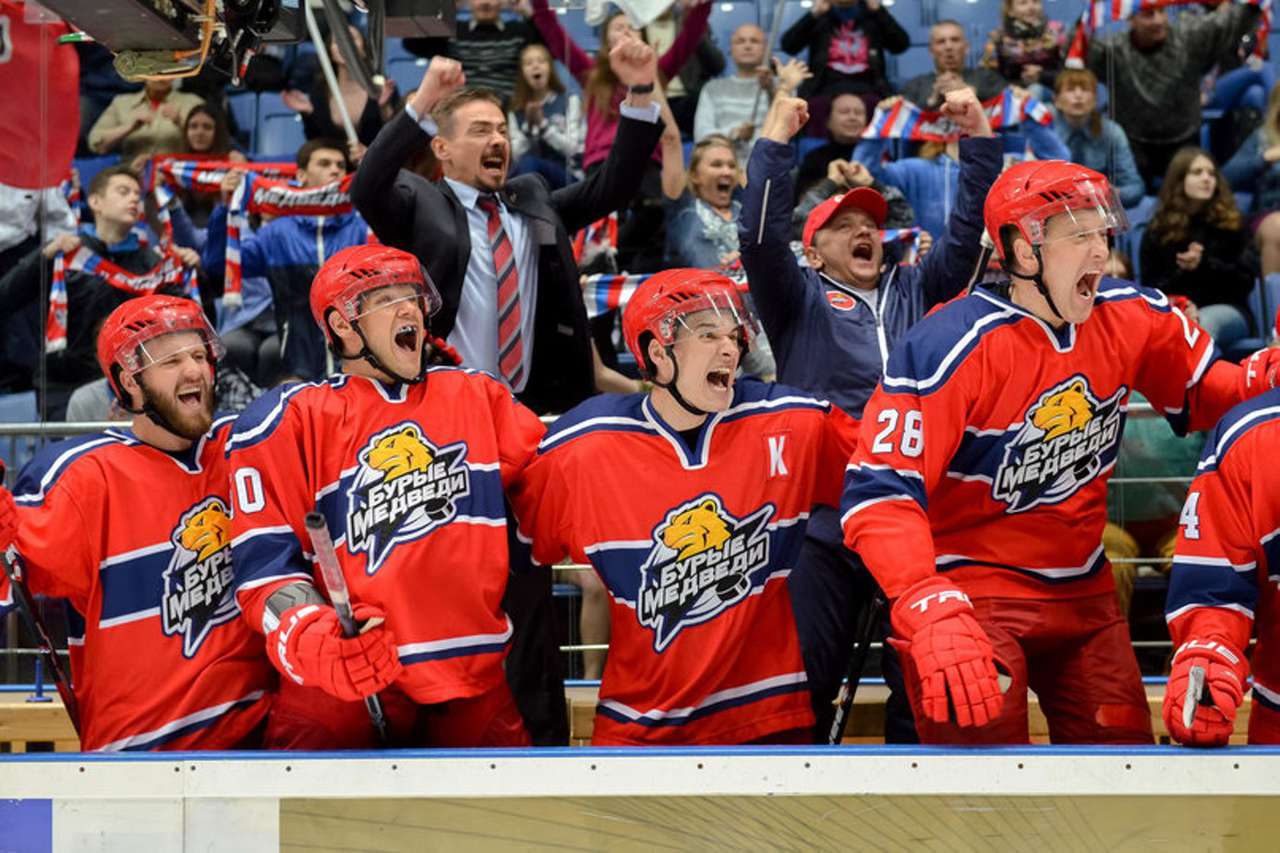 Кадр из сериала Молодежка