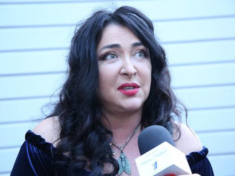 Лолита Милявская показала 80-летнюю маму и особенную дочь