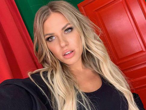 «Два вареника»: Рита Дакота стала жертвой пластического хирурга