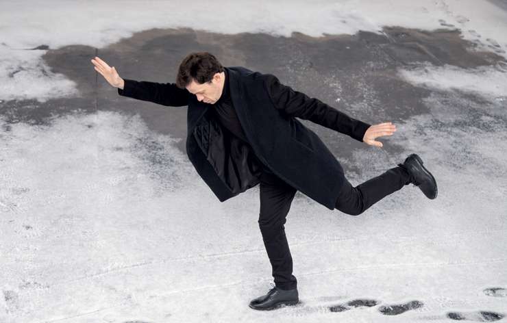 Артем – не только актер кино и ведущий артист «Сатирикона», но так же педагог в Высшей школе сценических искусств и продюсер театральных проектов