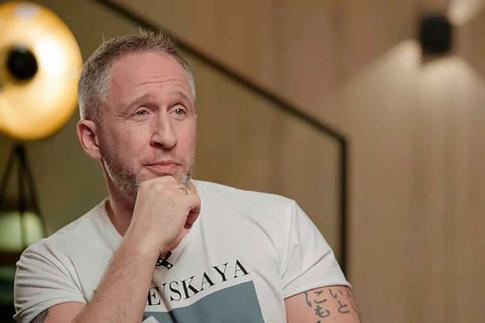 Оскар Кучера жестко ответил Яне Трояновой, которая назвала Россию «страной лицемеров, трусов, предателей»