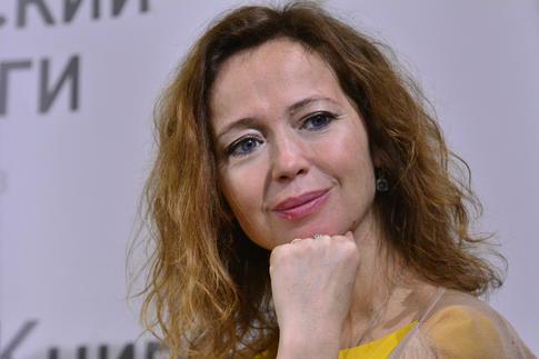 Елена Захарова впервые вышла в свет с 6-летней дочерью