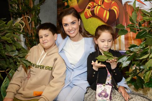 Раскрыта стоимость обучения детей Прилучного и Муцениеце в частной школе