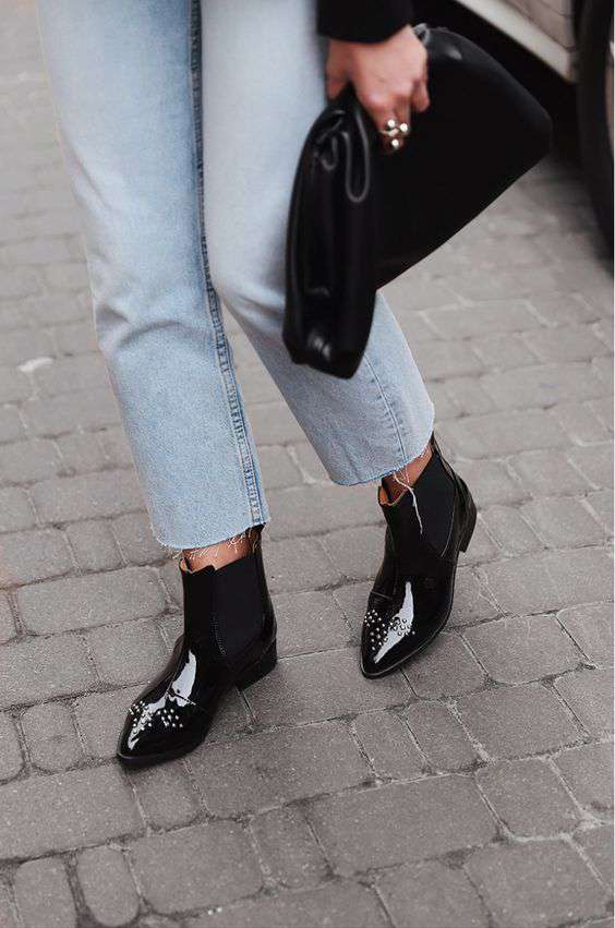 Лакированная обувь