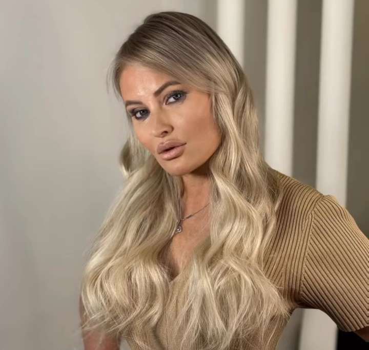 Дана Борисова с третьей попытки восстановила волосы