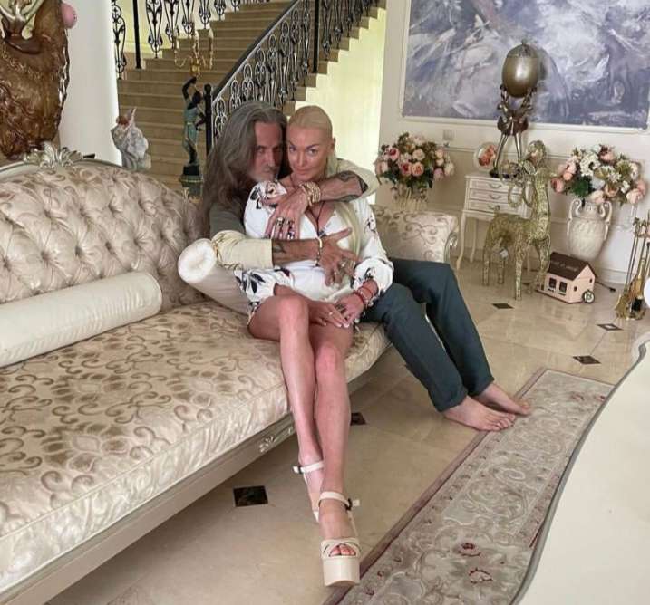 Анастасия Волочкова заняла сторону пострадавшего директора Джигурды