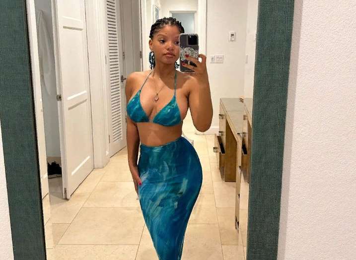 Холли Бейли