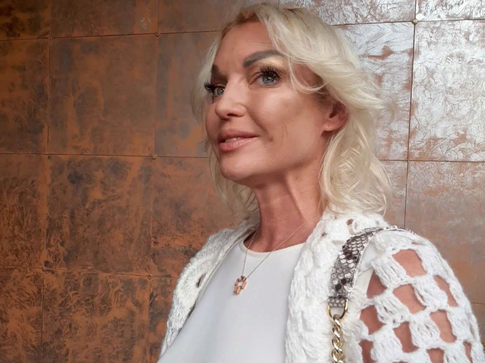 «Высохший питон»: истощенная Волочкова предстала в «змеином» наряде