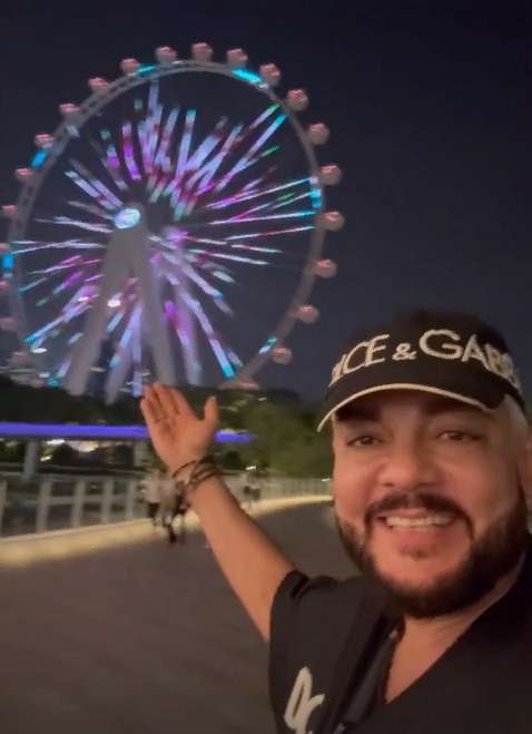 Певец в Китае Певец в Китае