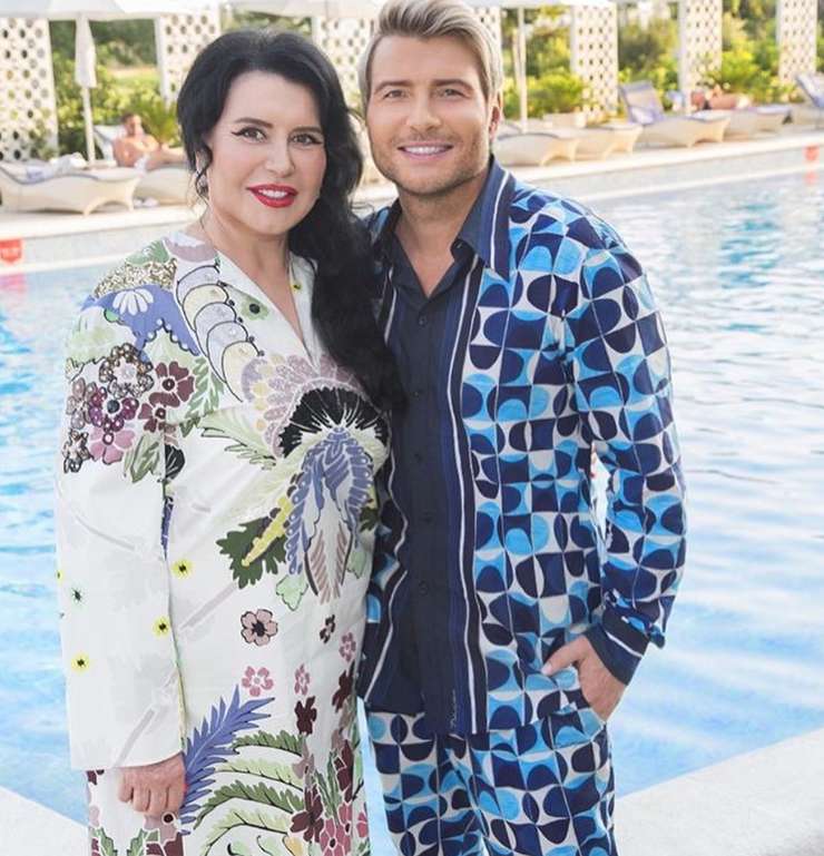 Николай со своей мамой Николай со своей мамой