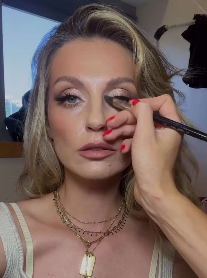 В день начала военных действий Саша выложила странный пост