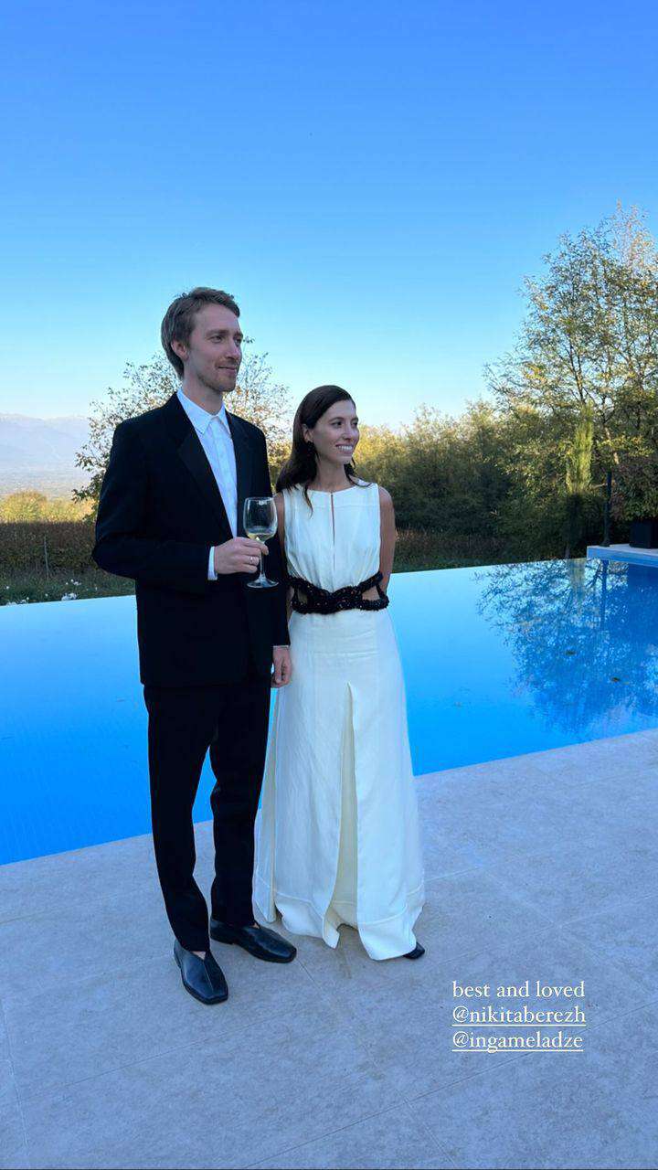 Старшая дочь Меладзе Инга выбрала элегантное платье Старшая дочь Меладзе Инга выбрала элегантное платье