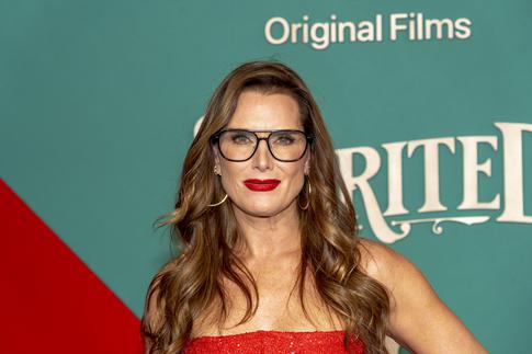 «Я утопила себя»: Брук Шилдс экстренно госпитализировали