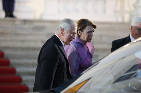 Короля Чарльза заподозрили в использовании денег умерших британцев