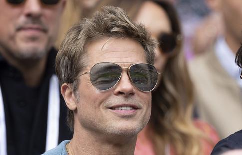 Брэд Питт светился от счастья на прогулке в Лос-Анджелесе