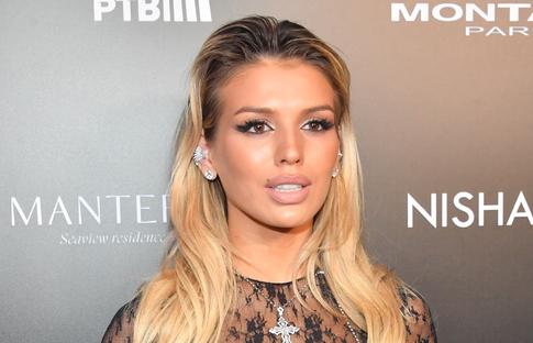 «Может снести голову»: Чеботина ничего не знает о своих заработках