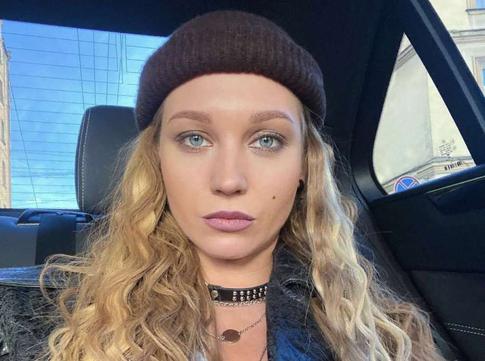 «Платье новое не выгуляла, горько»: Асмус снова шутит над Петровым