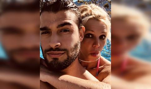 «Зазывала меня в спальню голышом»: Спирс, Тайлер и другие артисты, которых обвиняли в сексуальных домогательствах