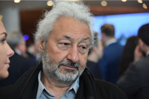 Суд признал законным арест обвиняемого в убийстве родственников Стаса Намина Микояна