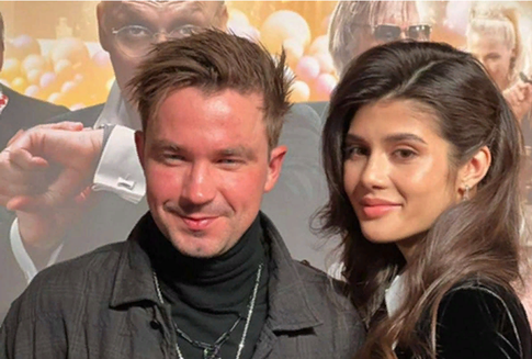 Молодую жену Петрова заподозрили в беременности: фото