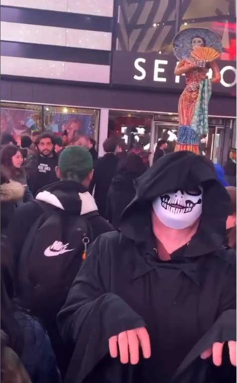 Разин в костюме смерти