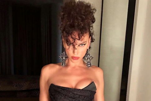 Ирина Шейк призналась, что общается с дочерью на русском языке