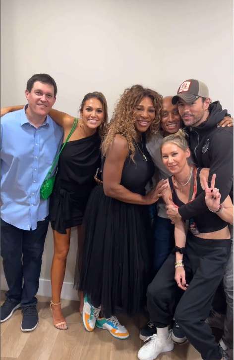 Уильямс поделилась общим снимком Уильямс поделилась общим снимком