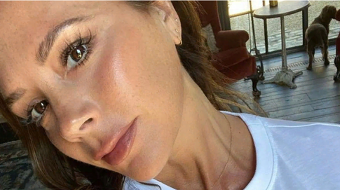 «Надо мной часто издевались в школе»: Виктория Бекхэм сделала сенсационное признание