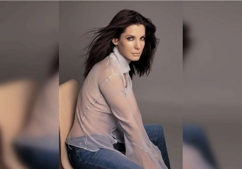 Сандра Буллок впервые выглядит счастливой после смерти мужа