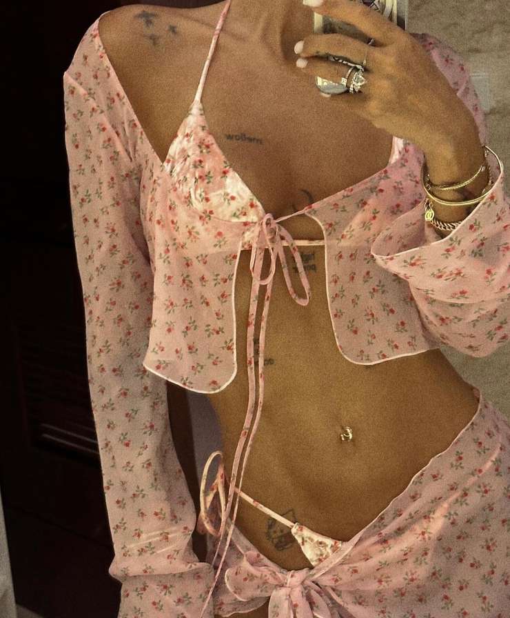 Айза Долматова