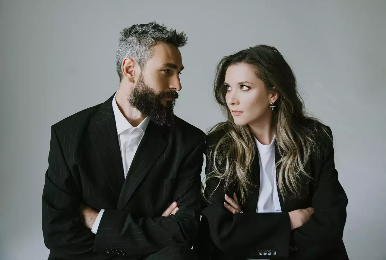 Мені әркімнің кискасын жалауға мәжбүр етті