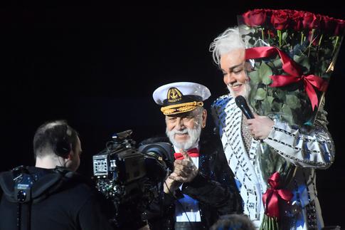 Сбежал из больницы: Киркоров заявил о желании спасать тяжелобольного 91-летнего отца