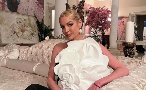 «Других проблем нет?»: Волочкова не смогла отказаться от Айфона