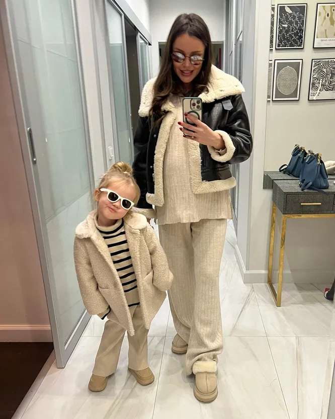 АССОЛЬ ВАСИЛЬЕВА С ДОЧЕРЬЮ