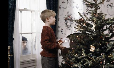 Уже не один дома: как сейчас живет Маколей Калкин