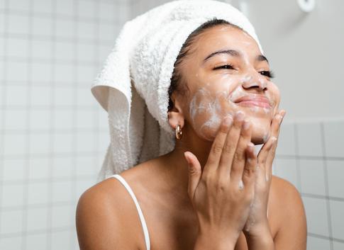 Почему Сальма Хайек и Кейт Хадсон не умываются водой и что будет, если от этого отказаться