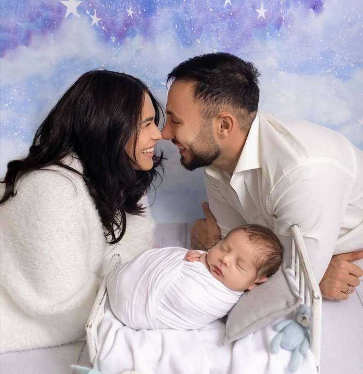 ПИНЧУК С МУЖЕМ И СЫНОМ ПИНЧУК С МУЖЕМ И СЫНОМ