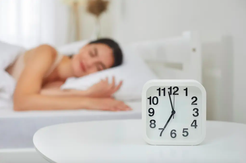 Не вылезаем из постели полдня в праздники: доктор велел