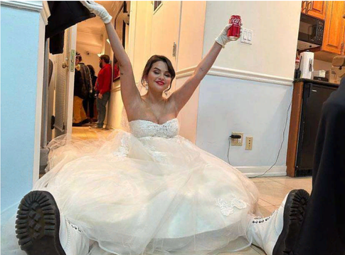 Селена Гомес подтвердила отношения с музыкальным продюсером Бенни Бланко