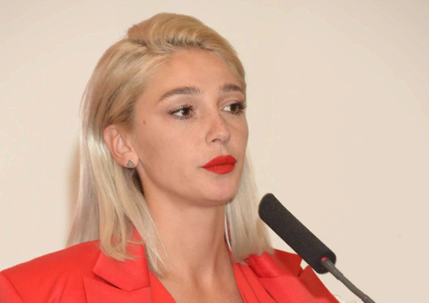 «Сегодня ты на коне, а завтра на дне»: рыдающая Ивлеева попросила дать ей второй шанс