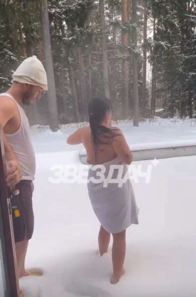 Певица не боится холода Певица не боится холода