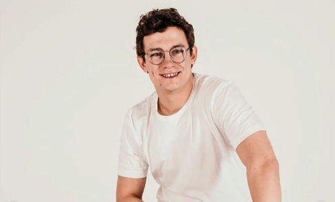 «Ей повезло с папой»: звезда «Слово пацана» Никита Кологривый показал дочь