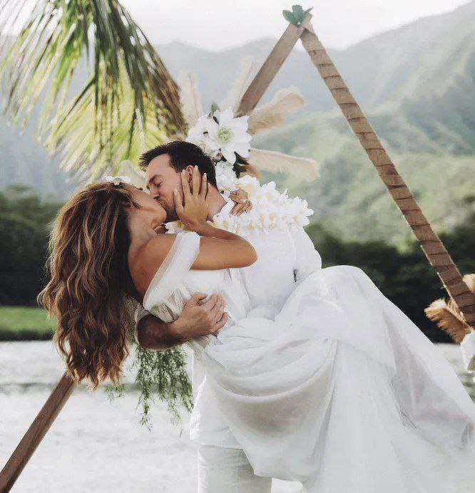 АЛЕКСАНДР СОКОЛОВСКИЙ С СУПРУГОЙ АЛЕКСАНДР СОКОЛОВСКИЙ С СУПРУГОЙ