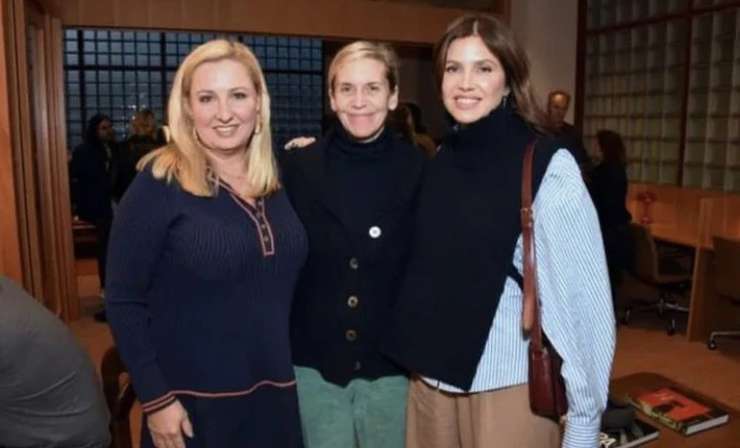 Дарья Жукова (справа) Дарья Жукова (справа)