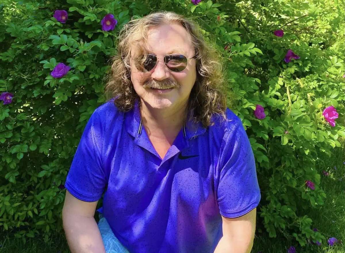 Игорь Николаев