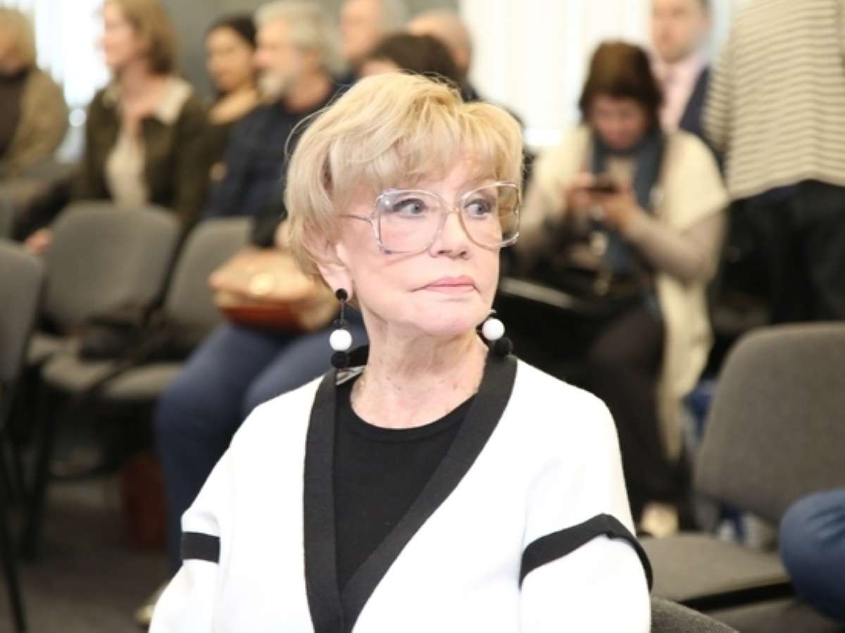 Вера Алентова