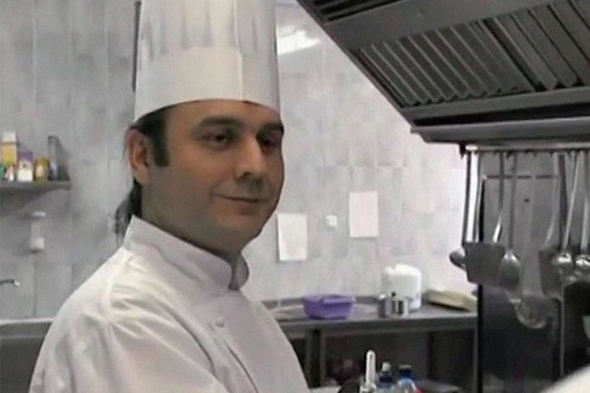 Махач Мухайдинов