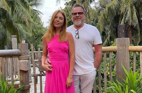 Положил руку на живот: Подольская и Пресняков дали повод для разговоров о новой беременности