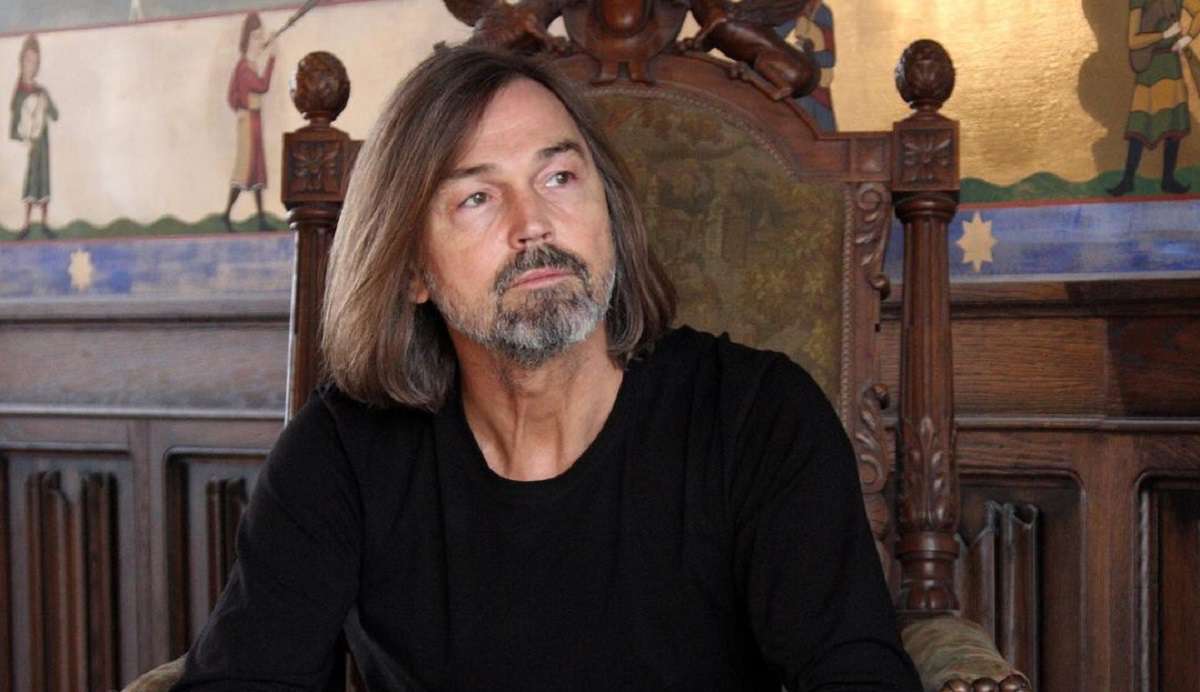 Никас Сафронов